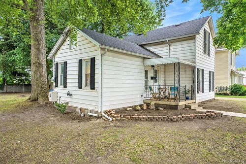 124 Line St, Chesaning, MI, 48616-1238 | Card Image