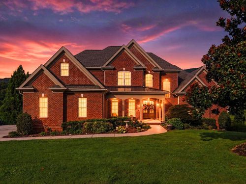 549 Magnolia Vale Dr, Chattanooga, TN, 37419-2183 | Card Image