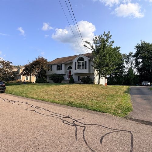 11 Thyme Ln, North Attleboro, MA, 02760-6415 | Card Image
