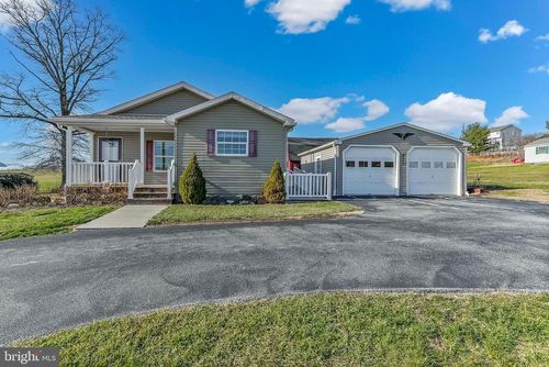 936 Gap Rd, KINZERS, PA, 17535-9601 | Card Image