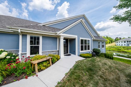 N54W35199 Coastal Ave, Oconomowoc, WI, 53066-6736 | Card Image