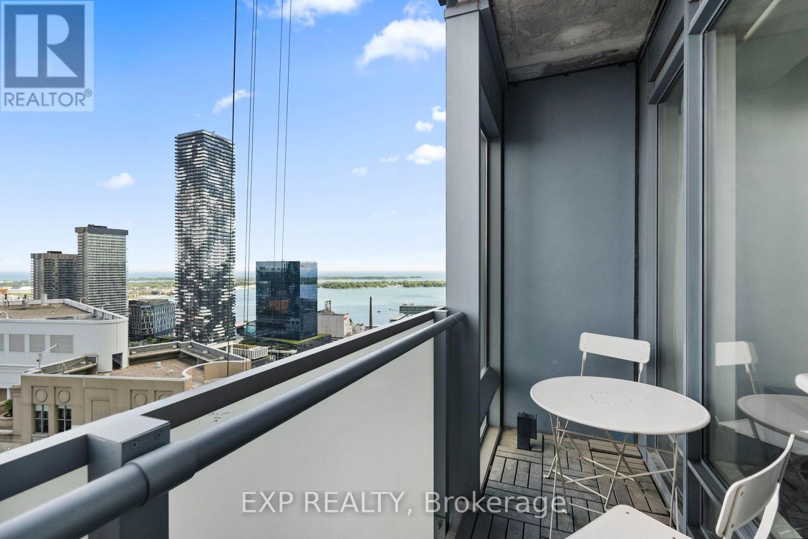 Residential in Toronto (Waterfront Communities) 5