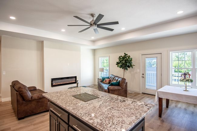 1828 Pinnacle Pt, Condo with 3 bedrooms, 2 bathrooms and null parking in HOLTS SUMMIT MO | Image 13