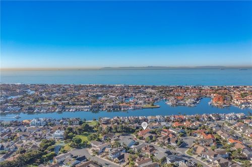 16351 Spartan Cir, Huntington Beach, CA, 92649-2526 | Card Image