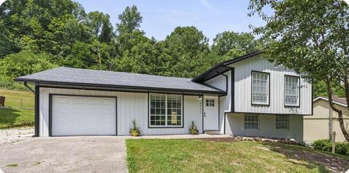 8236 Carla Dr, Ashland, KY, 41102-9732 | Card Image