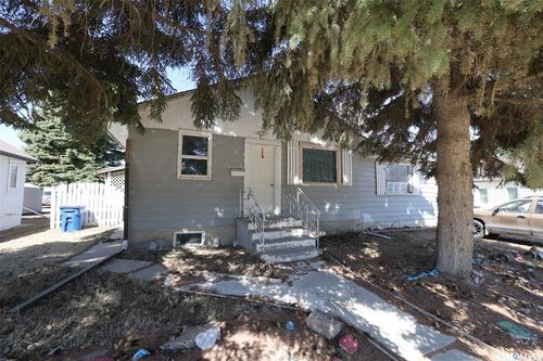 211 Main Street, Vibank, SK, S0G4Y0 | Card Image