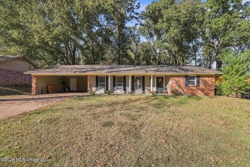 1211 Pineview Dr, Clinton, MS, 39056-3539 | Card Image