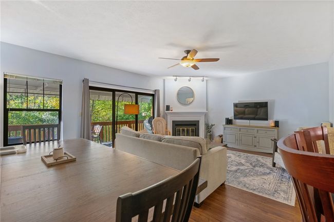587 Thorncliffe Dr, Townhouse with 2 bedrooms, 3 bathrooms and 2 parking in Pittsburgh PA | Image 8
