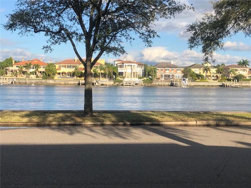 a-224B Channel Dr, Tampa, FL, 33606-3851 | Card Image