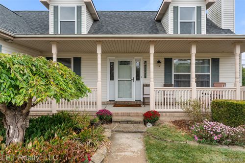 21789 Magnolia Ct, Macomb, MI, 48044-5463 | Card Image