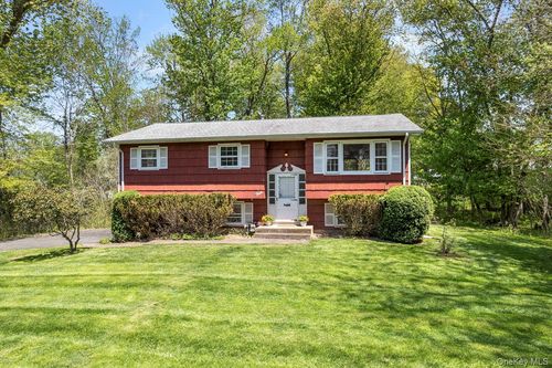 4 Brentwood Dr, New City, NY, 10956-6402 | Card Image