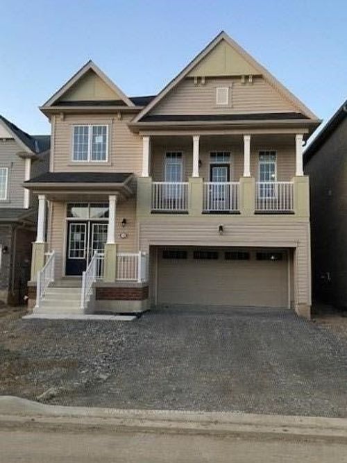 10 Esther Cres, Welland, ON, L3B0E9 | Card Image
