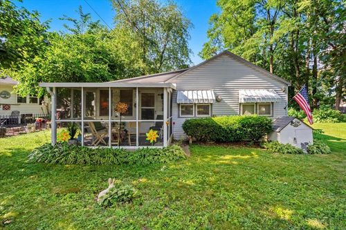 W1044 Anemone Road, BLOOMFIELD, WI, 53128 | Card Image