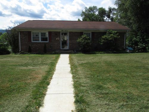316 Spruce St, Waynesboro, VA, 22980 | Card Image