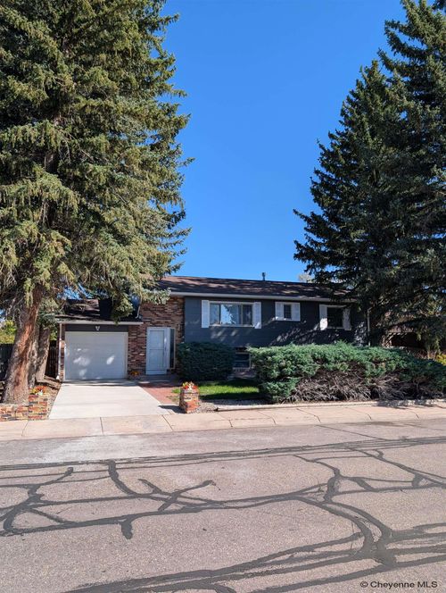 4709 Pineridge Ave, Cheyenne, WY, 82009 | Card Image
