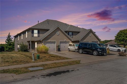 11630 N Ewing Ave, Kansas City, MO, 64156-1089 | Card Image