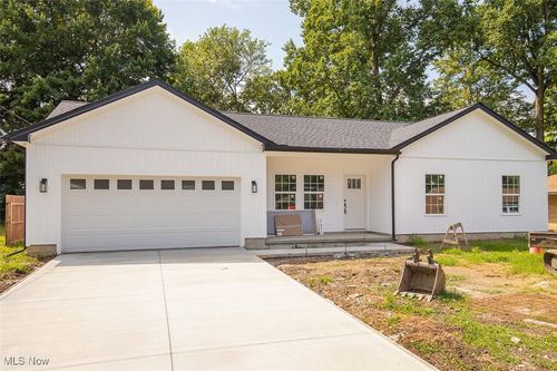 7632 Primrose Dr, Mentor-On-The-Lake, OH, 44060-3316 | Card Image