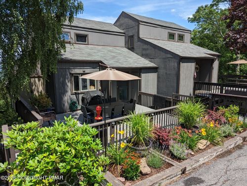 276 Overlook Way, Tannersville, PA, 18372-7977 | Card Image
