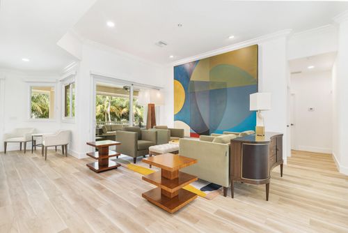 3317 Embassy Dr, West Palm Beach, FL, 33401-1025 | Card Image