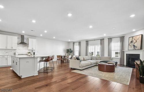 36 Ventura Dr, East Hanover, NJ, 07936-2026 | Card Image