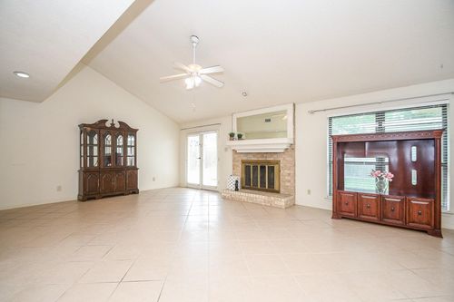 4902 Rainwater Dr, Pasadena, TX, 77505-2921 | Card Image