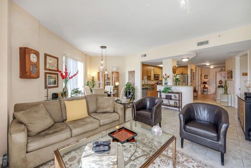 apt-200-2631 Ne 14th Ave, Wilton Manors, FL, 33334-4399 | Card Image