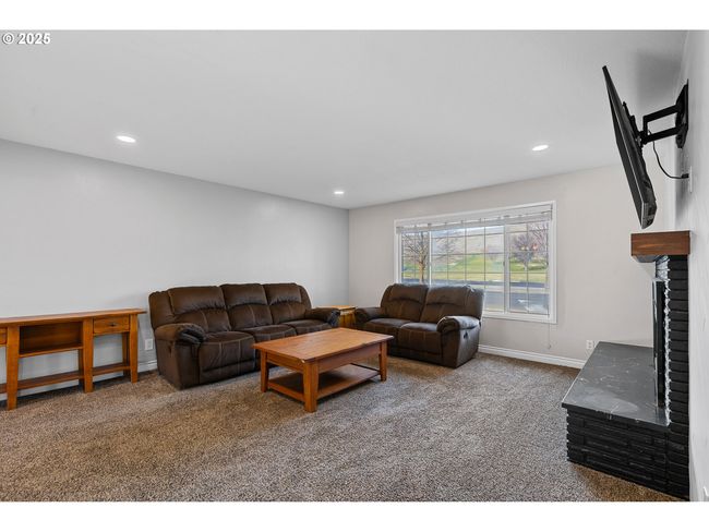 1524 Sw 44 Th St, House other with 4 bedrooms, 3 bathrooms and 2 parking in Pendleton OR | Image 9