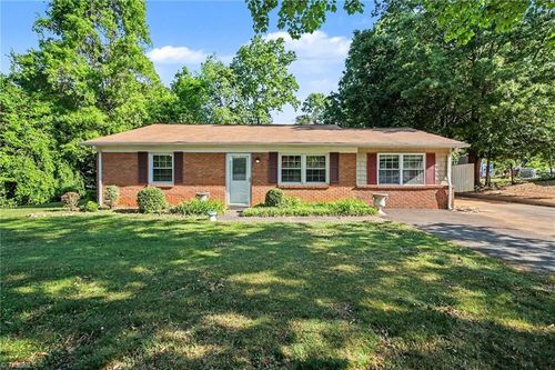 122 Redwood Bnd, King, NC, 27021-9304 | Card Image