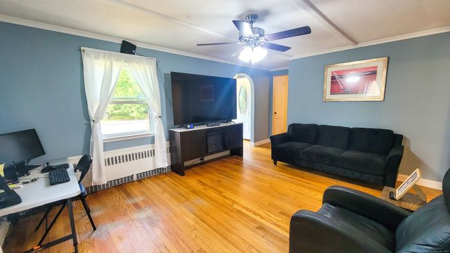 19 Brewer St, House other with 3 bedrooms, 1 bathrooms and null parking in East Hartford CT | Image 4