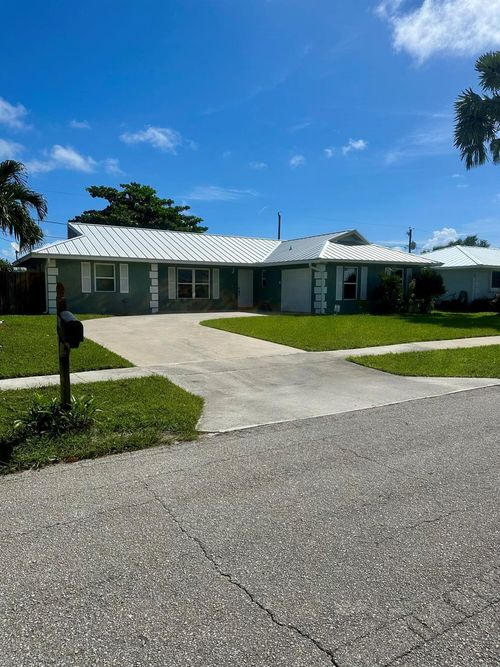 826 Palama Way, Lantana, FL, 33462-4143 | Card Image