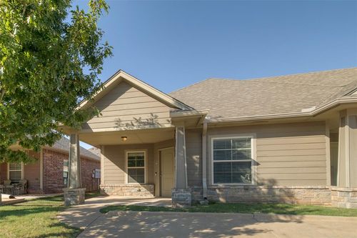 927 Sw 92nd St, Oklahoma City, OK, 73139-8615 | Card Image