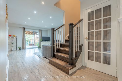 23 Judith Cres, Brampton, ON, L6S3J3 | Card Image