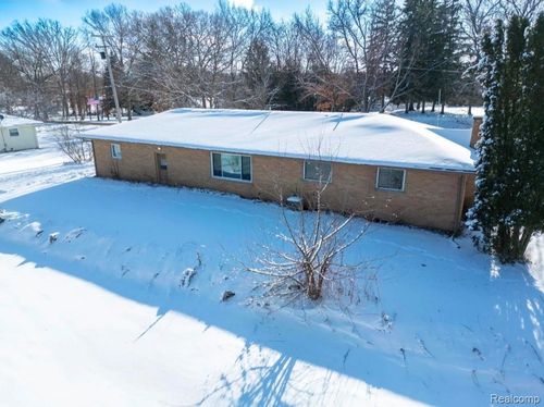 18820 Dexter Trl, Gregory, MI, 48137-9404 | Card Image