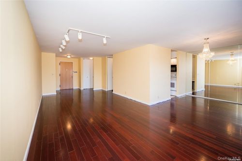 apt-4f-141 Great Neck Rd, Great Neck, NY, 11021-3319 | Card Image