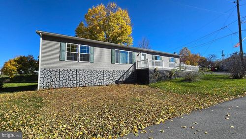 12 Broad St, NEWVILLE, PA, 17241-1502 | Card Image