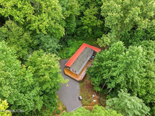 1007 Old Cades Cove Rd, Townsend, TN, 37882-4416 | Card Image