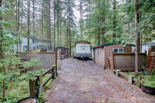 61 Christmas Tree Cir, Deming, WA, 98244 | Card Image