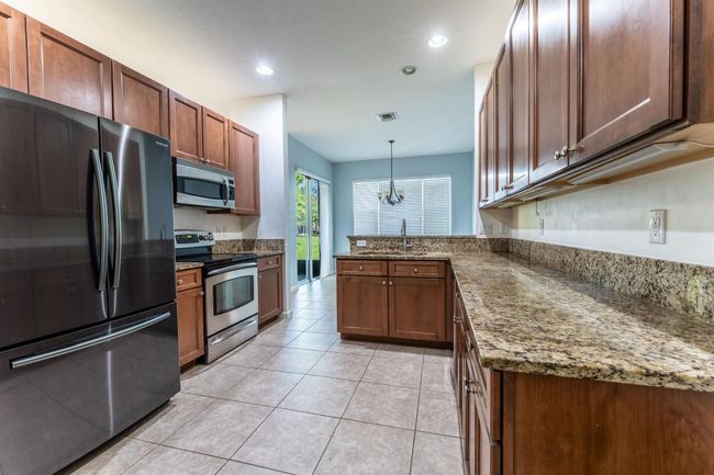 2177 Sw Cape Cod Dr, Condo with 3 bedrooms, 3 bathrooms and null parking in Port St. Lucie FL | Image 5