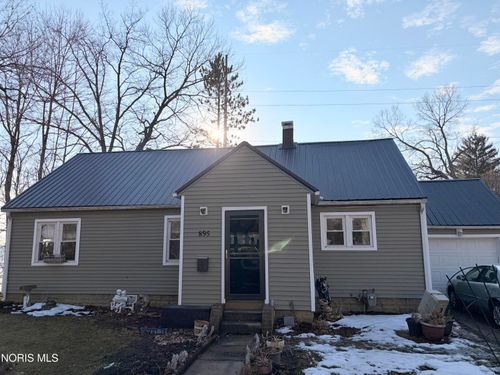 895 Sunday St, Defiance, OH, 43512-2917 | Card Image