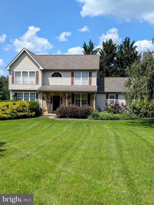 140 Christophers Ln, Coatesville, PA, 19320-1177 | Card Image