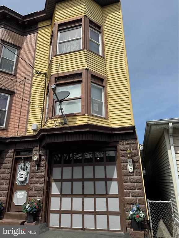 Atlantic St, Shenandoah, PA 17976