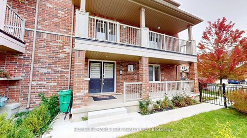 49 Golden Springs Dr, Brampton, ON, L7A4N7 | Card Image