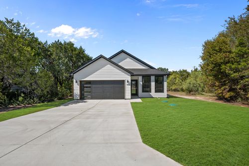 932 Bosque River Dr, Granbury, TX, 76048-5803 | Card Image
