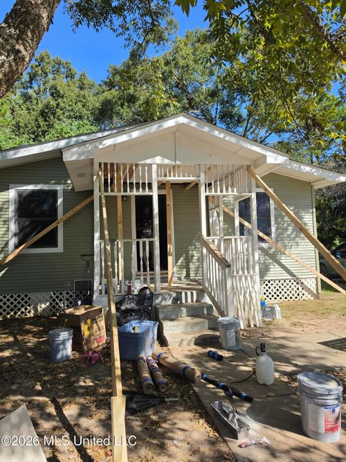 4819 Hubert St, Moss Point, MS, 39563-5327 | Card Image