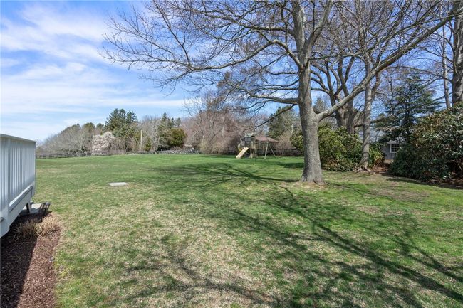 37 Island Dr, House other with 4 bedrooms, 3 bathrooms and 6 parking in Middletown RI | Image 24