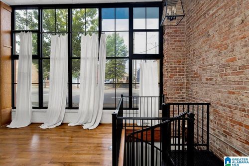 apt-16-2412 2nd Ave N, BIRMINGHAM, AL, 35203-3865 | Card Image