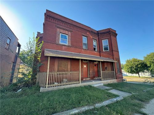 1104 N 18th St, Saint Joseph, MO, 64501-1509 | Card Image