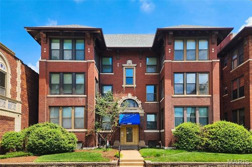 2w-5567 Pershing Ave, Saint Louis, MO, 63112-1756 | Card Image