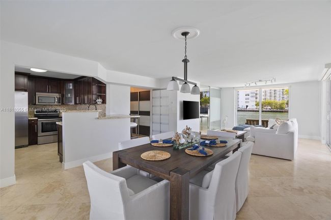 APT-108 - 4000 Ne 170 Th St, Condo with 3 bedrooms, 2 bathrooms and null parking in North Miami Beach FL | Image 5