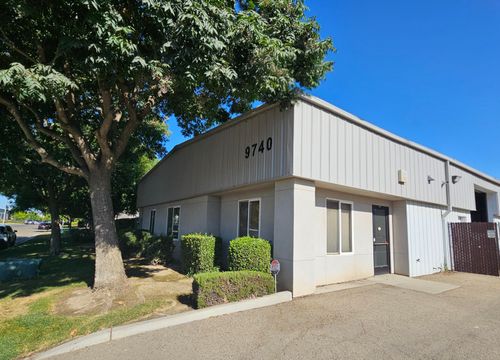 9740 W Nicholas Ave, Visalia, CA, 93291-9598 | Card Image